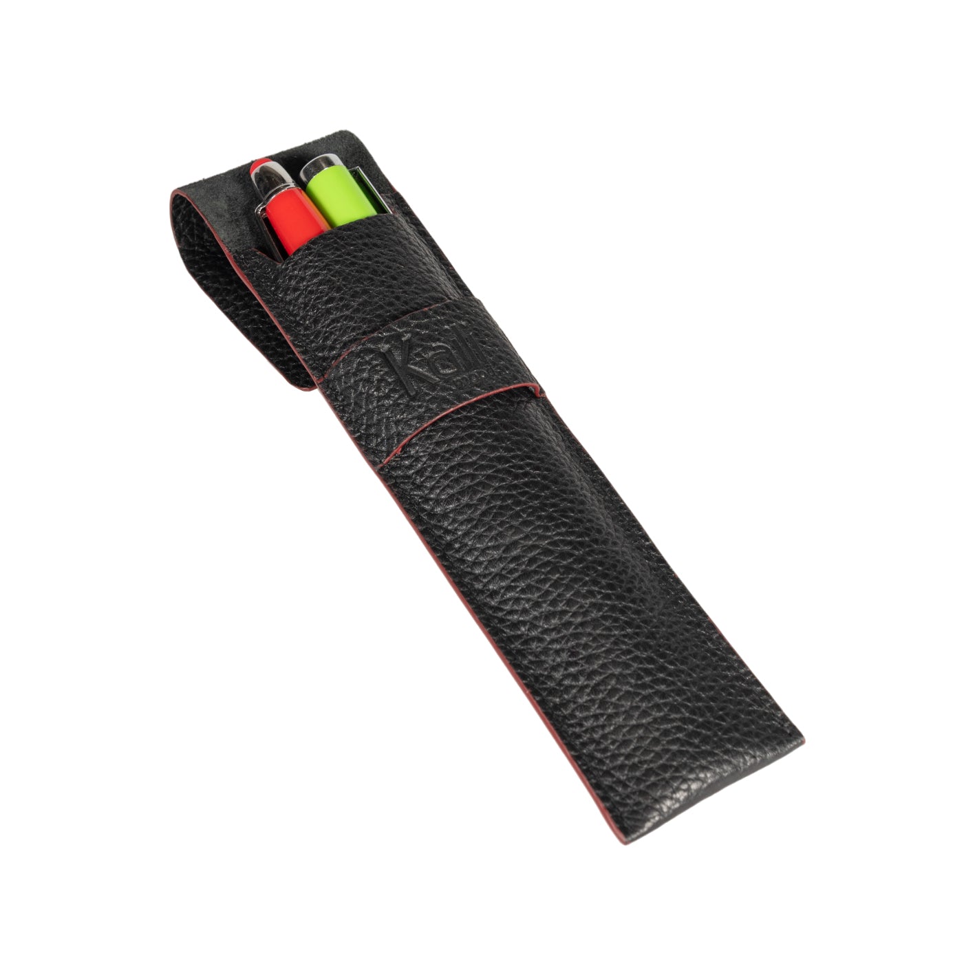 K0028AB | Husă pentru pix din piele naturală, granulație de dolar - Culoare neagră cu margini roșii - Dimensiuni: 4,5 x 16,5 x 1 cm - Ambalare: Cutie cadou inferioară/capac