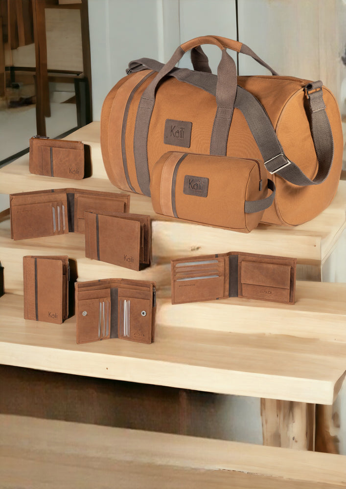 K12260UB | Suport pentru carduri de credit și portofel de monede din piele naturală naturală, Naked. Culoarea pielii. Protecție RFID. Dimensiuni: 13 x 8 x 1 cm. Ambalare: Cutie cadou fund/capac