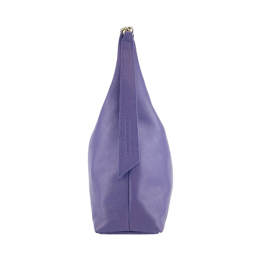 RB1017Y | Geantă de umăr moale pentru femei din piele naturală Made in Italy cu curea de umăr detașabilă. Accesorii cu cârlige metalice aurii strălucitoare - Culoare violet - Dimensiuni: 36 x 40 x 13 cm