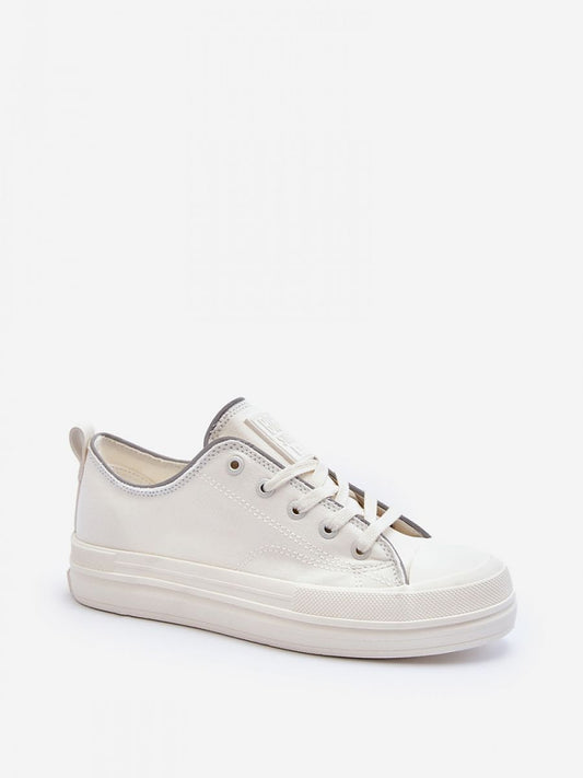 Adidași model 193529 Step in style