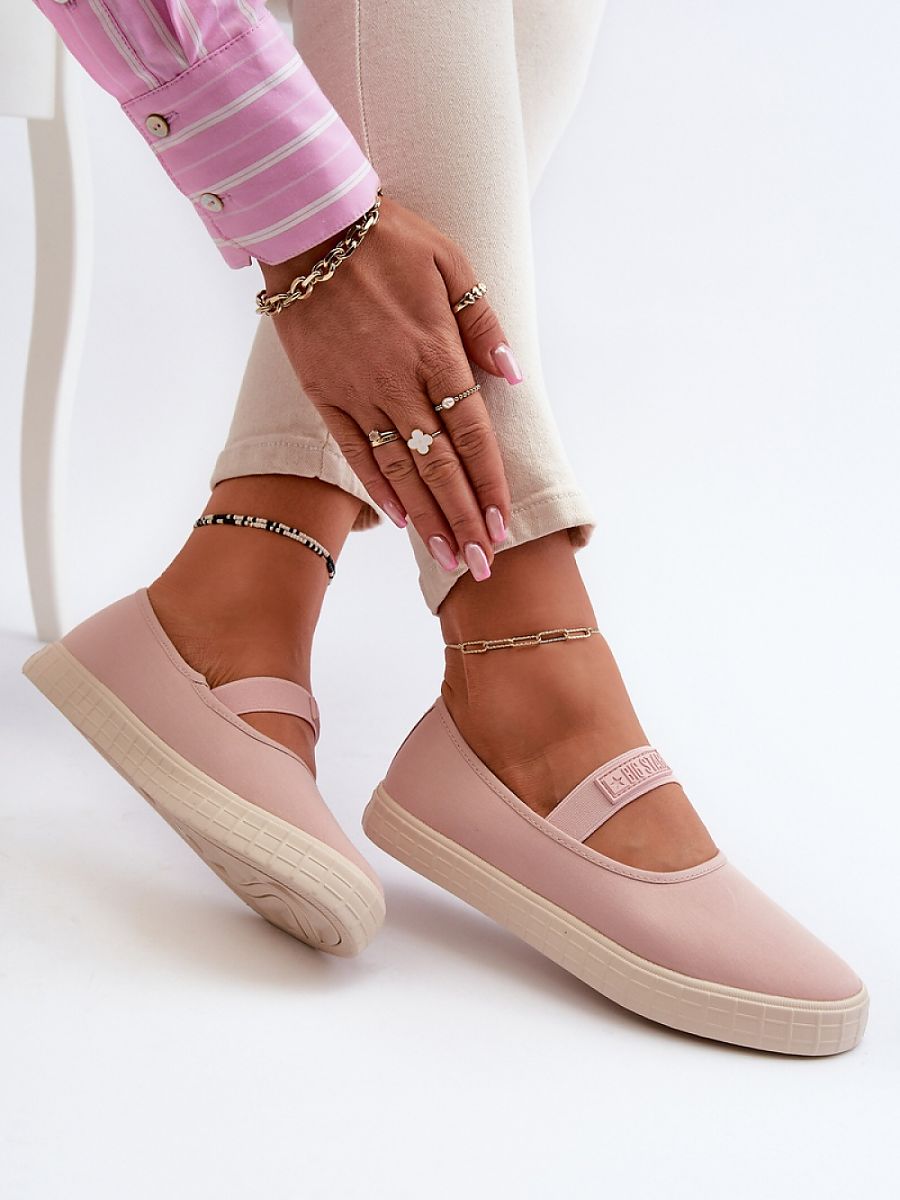 Adidași model 194980 Step in style