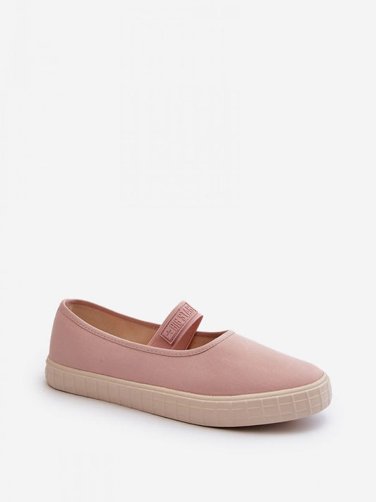 Adidași model 194980 Step in style
