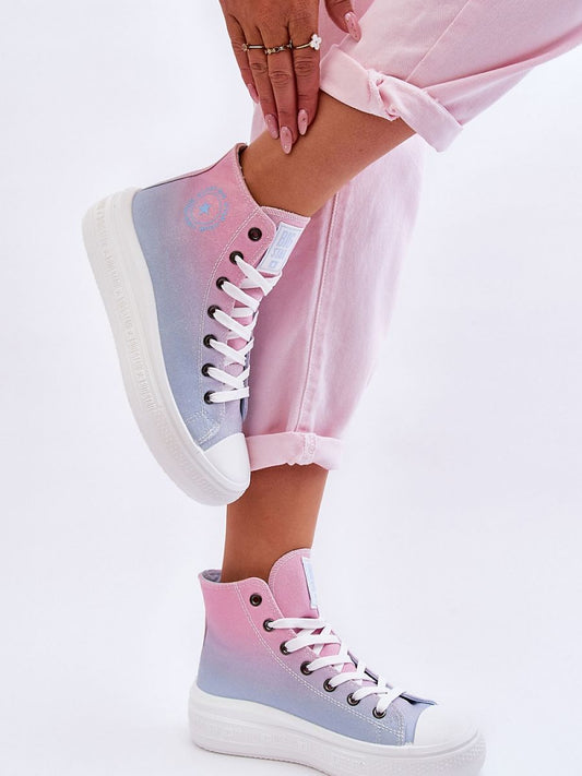 Adidași model 180651 Step in style